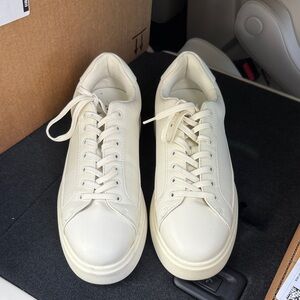 Zara Men's Off-White Sneakers